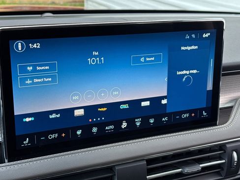 Used 2025 Lincoln Corsair Grand Touring w/ Equipment Group 302A image 17