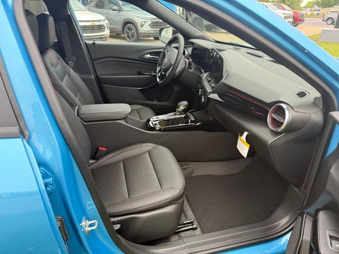 Used 2026 Chevrolet Trax RS w/ Driver Confidence Package FWD image 9
