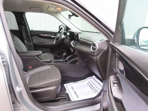 Used 2025 Chevrolet TrailBlazer LT AWD/4WD image 21