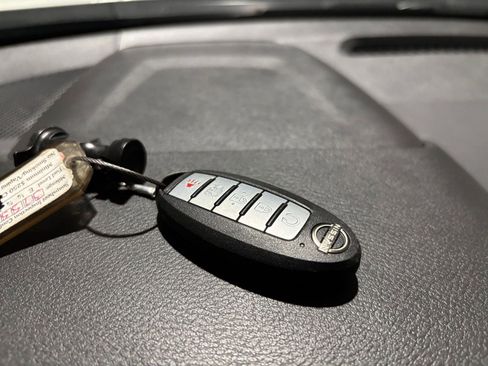 Used 2025 Nissan Altima 2.5 SV FWD image 21