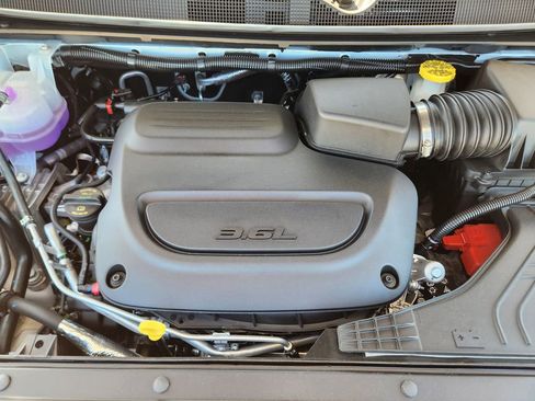 New 2026 Chrysler Pacifica Select image 21