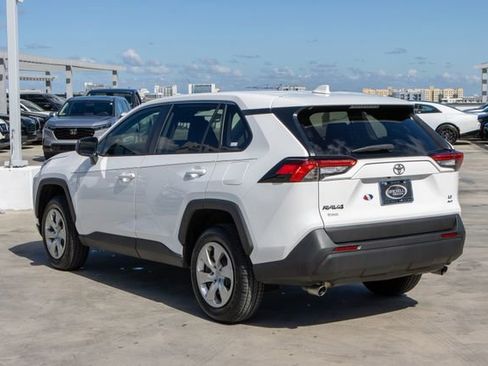 Used 2022 Toyota RAV4 LE AWD/4WD image 8