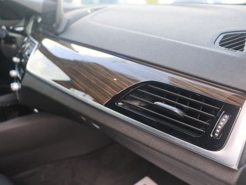 Used 2018 BMW 530i xDrive image 31