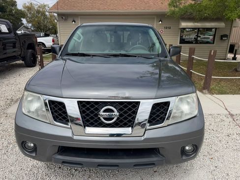 Used 2019 Nissan Frontier SV image 3