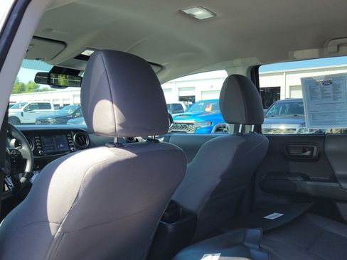 Used 2023 Toyota Tacoma SR AWD/4WD image 12