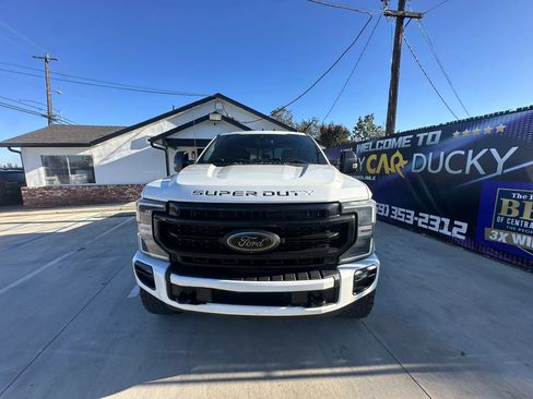 Used 2022 Ford F250 Lariat w/ Black Appearance Package AWD/4WD image 14