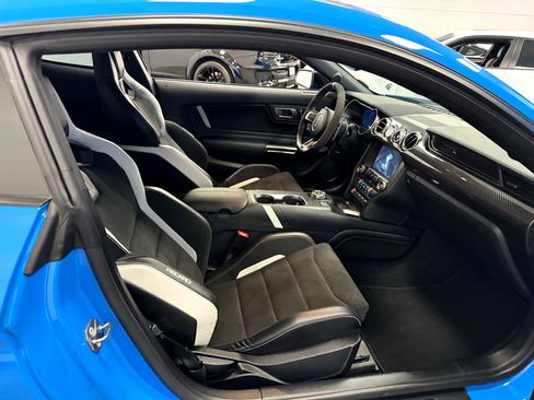 Used 2022 Ford Mustang Shelby GT500 w/ Carbon Fiber Track Pack image 13