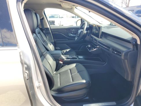Certified 2023 Lincoln Corsair AWD w/ Equipment Group 101A image 9