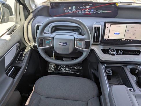 New 2025 Ford Expedition Max Active image 17