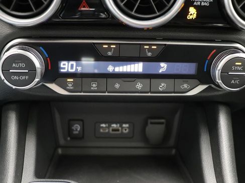 Used 2024 Nissan Sentra SR w/ Lighting Package image 23