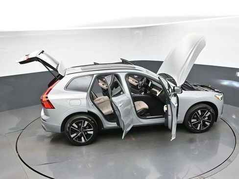 New 2026 Volvo XC60 B5 Plus w/ Protection Package Premier AWD/4WD image 49
