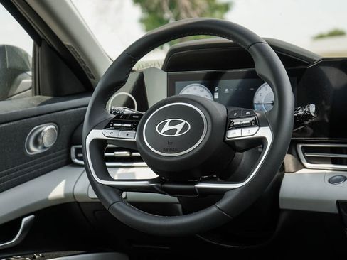 New 2026 Hyundai Elantra Limited FWD image 13