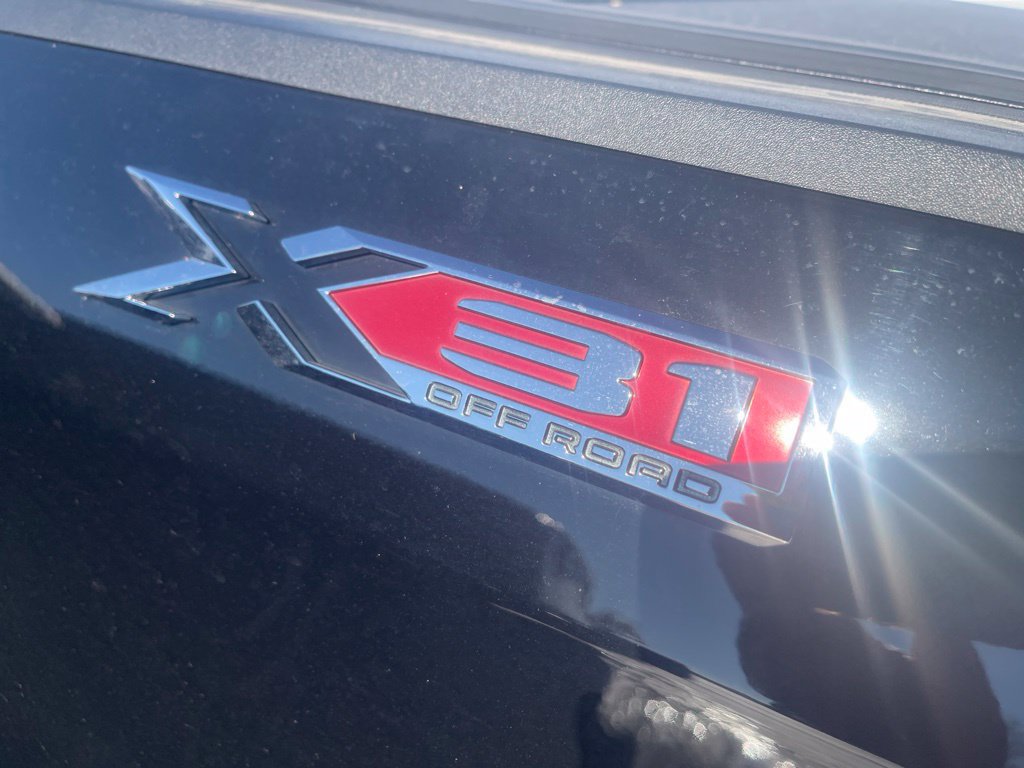 Used 2021 GMC Sierra 1500 SLT w/ SLT Premium Package AWD/4WD image 6