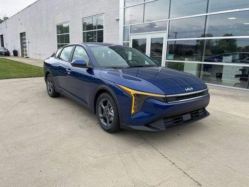 New 2026 Kia K4 FWD image 1