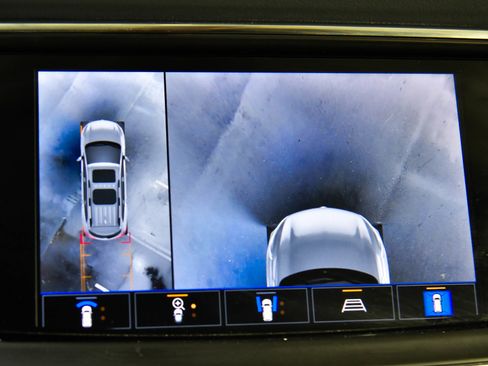 Used 2024 Buick Enclave Premium image 23