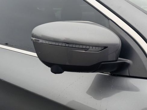 Used 2021 Nissan Rogue Sport SL w/ Premium Package FWD image 9