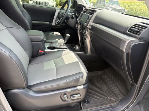 Used 2024 Toyota 4Runner SR5 Premium w/ Moonroof Package AWD/4WD image 23