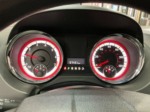 Used 2019 Dodge Grand Caravan SE w/ UConnect Hands-Free Group image 15