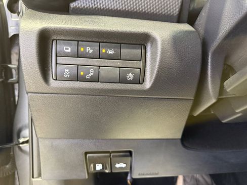 Used 2021 Nissan Kicks S FWD image 23
