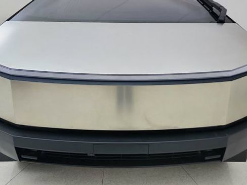 Used 2024 Tesla Cybertruck AWD Crew Cab image 8