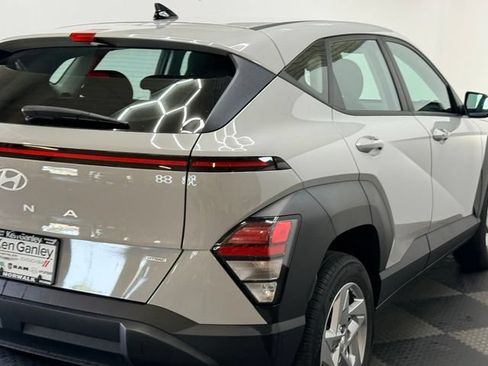 Certified 2024 Hyundai Kona SE AWD/4WD image 12
