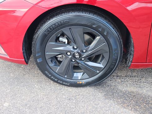 Used 2023 Hyundai Elantra SEL image 21