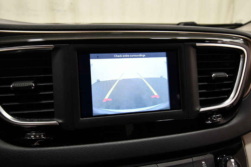 Used 2020 Chrysler Voyager Lxi FWD image 21