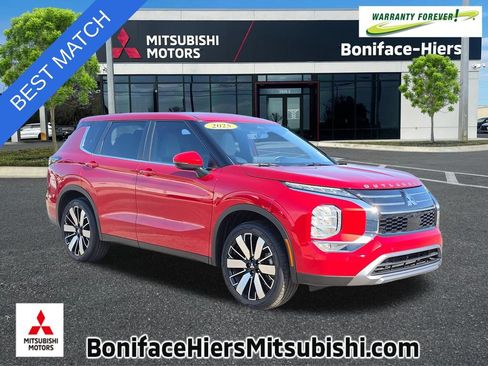 Used 2025 Mitsubishi Outlander SE FWD image 1