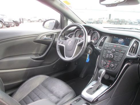 Used 2017 Buick Cascada Premium image 21