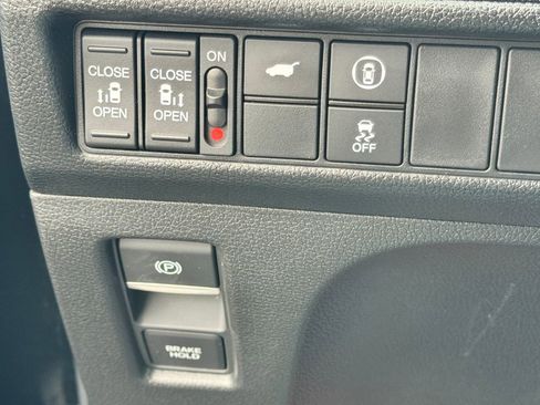 Used 2023 Honda Odyssey Sport image 32
