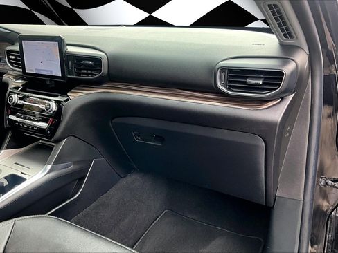 Certified 2022 Ford Explorer Limited w/ Equipment Group 301A image 16