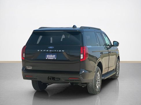 New 2025 Ford Expedition Active image 7