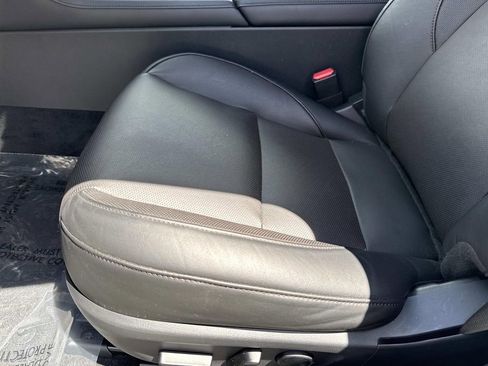 Certified 2025 MAZDA MAZDA3 2.5 Turbo Sedan w/Premium Plus image 30