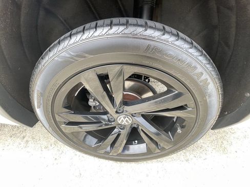 Used 2023 Volkswagen Tiguan SE R-Line AWD/4WD image 33
