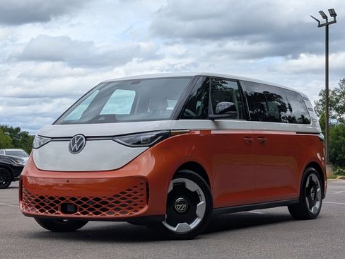 Used 2025 Volkswagen ID. Buzz Pro S Plus RWD image 4