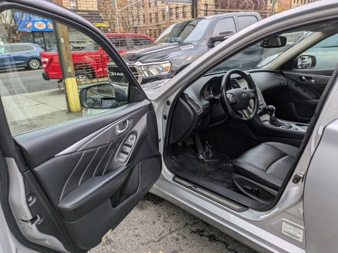 Used 2017 INFINITI Q50 2.0t image 6