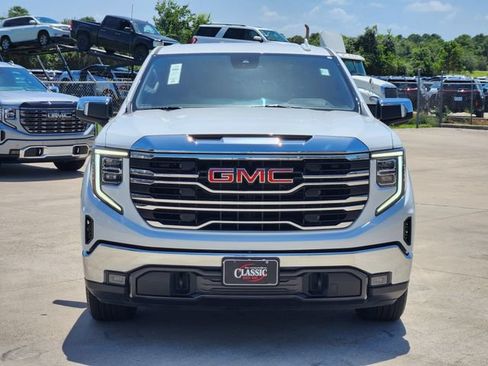 Used 2024 GMC Sierra 1500 SLT RWD image 2