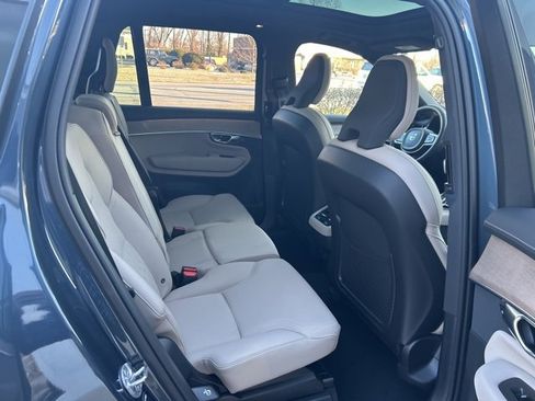 Used 2025 Volvo XC90 B5 Plus image 13