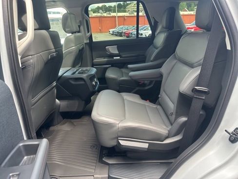 New 2025 Ford Expedition Active image 27