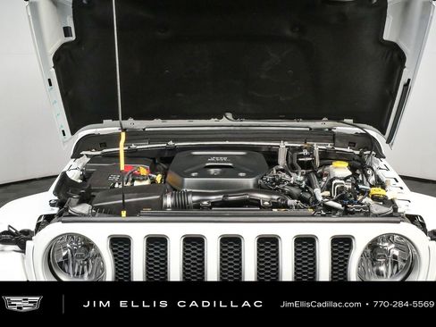 Used 2021 Jeep Wrangler Unlimited Sahara AWD/4WD image 32