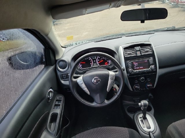 Used 2018 Nissan Versa SV w/ SV Special Edition Package FWD image 10