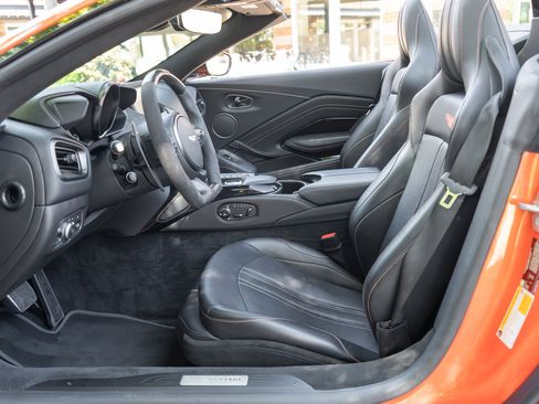 Used 2023 Aston Martin V8 Vantage Roadster RWD image 3