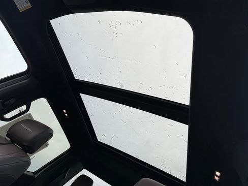 New 2025 Ford F150 Lariat w/ Equipment Group 502A High image 41