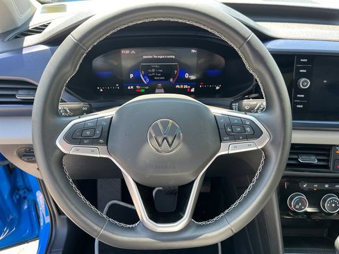 Used 2023 Volkswagen Taos SE w/ Panoramic Sunroof Package AWD/4WD image 11