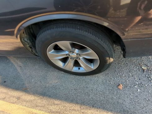 Used 2018 Dodge Challenger SXT RWD image 5