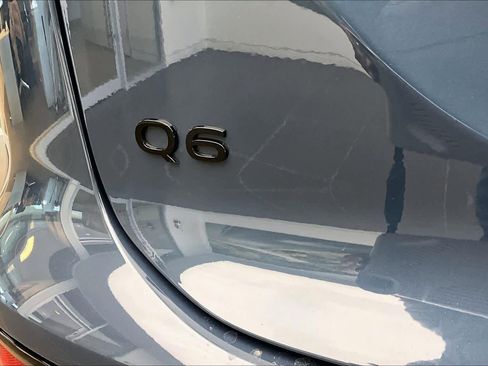 Certified 2025 Audi Q6 e-tron Premium w/ Convenience Package image 31
