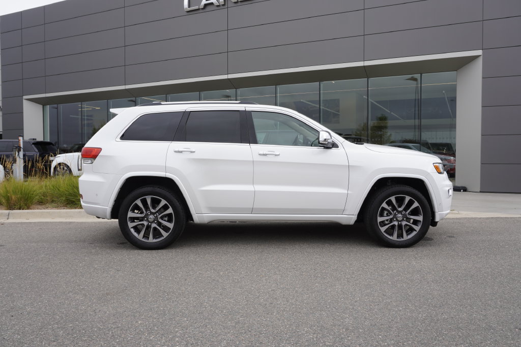 Used 2018 Jeep Grand Cherokee Overland AWD/4WD image 7