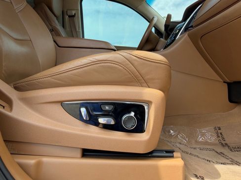 Used 2016 Cadillac Escalade Platinum image 32