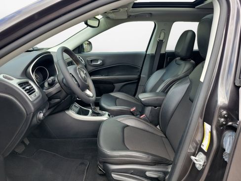 Used 2021 Jeep Compass Latitude w/ Sun and Sound Group FWD image 9