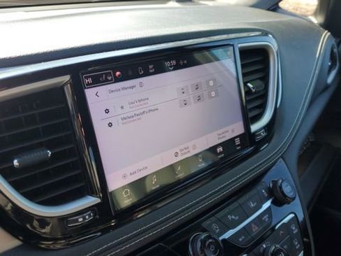 Used 2023 Chrysler Pacifica Touring-L w/ S Appearance Package image 15